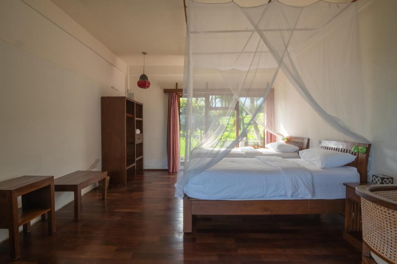 Lesong Hotel And Restaurant Munduk Kültér fotó