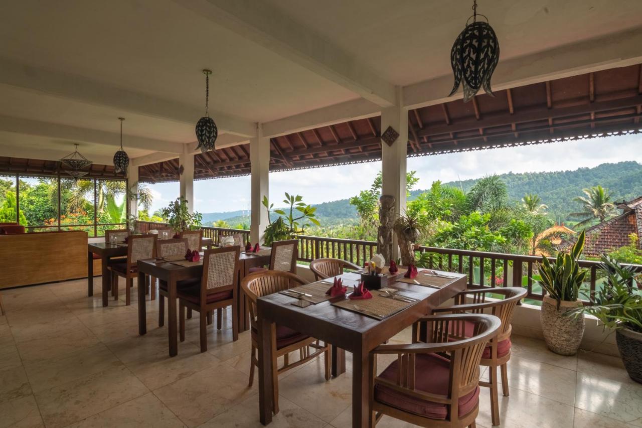 Lesong Hotel And Restaurant Munduk Kültér fotó