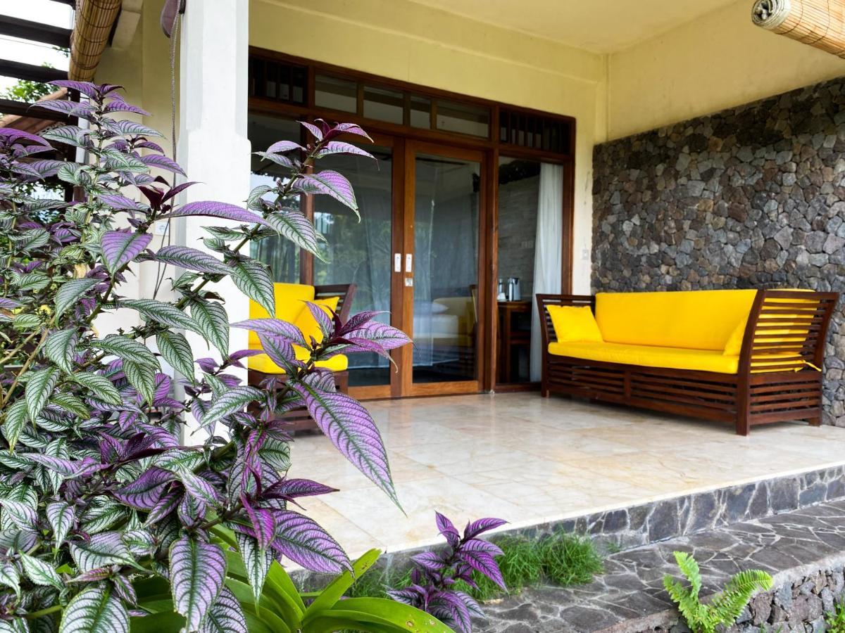 Lesong Hotel And Restaurant Munduk Kültér fotó