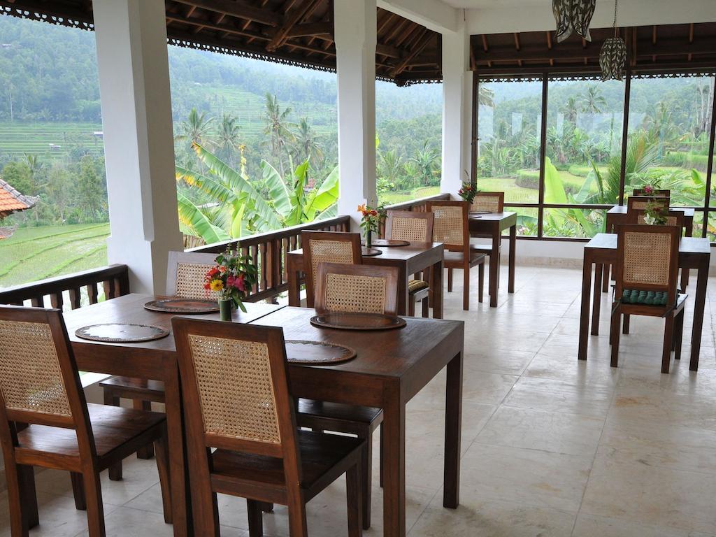 Lesong Hotel And Restaurant Munduk Kültér fotó
